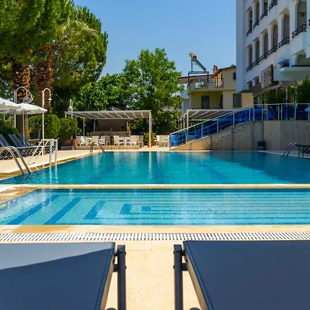 Cashmere Kusadası